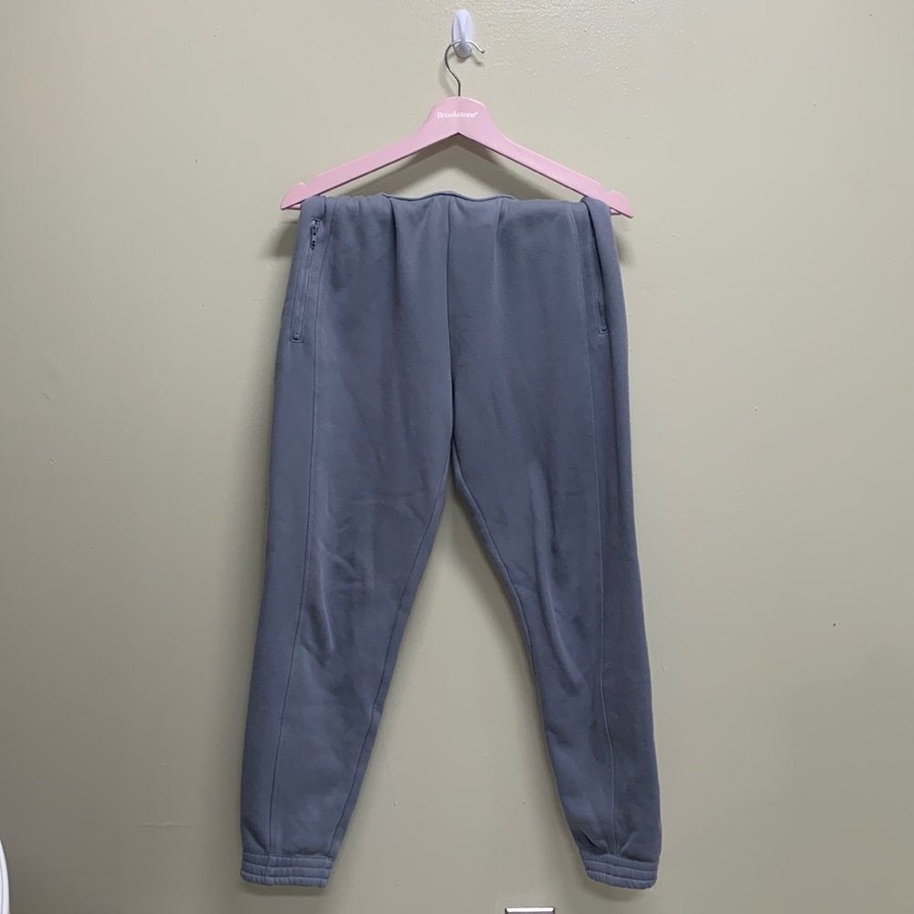 Blueish grey colored fabletics sweatpants size small. Very warm and fleece. New